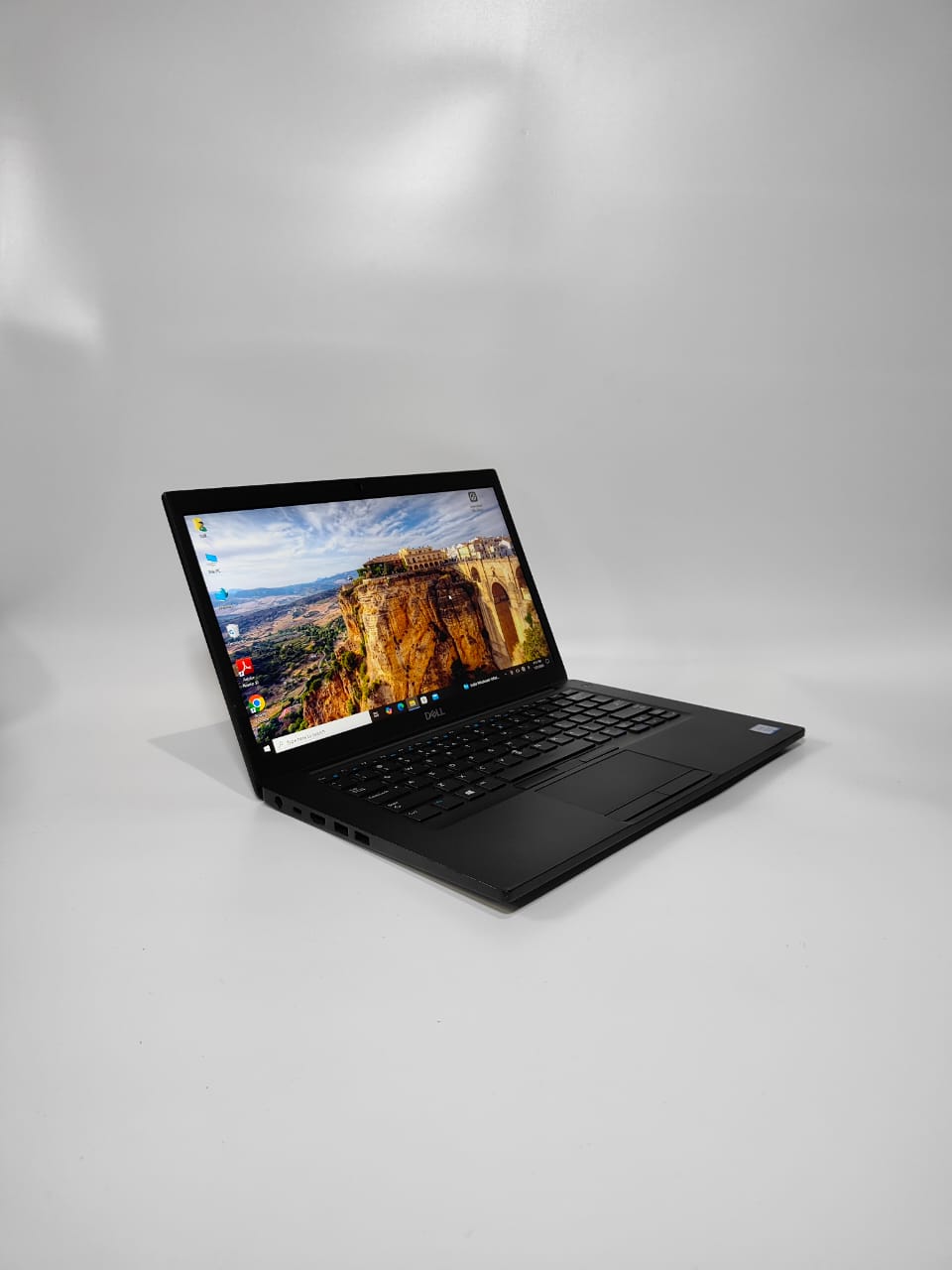 E7490